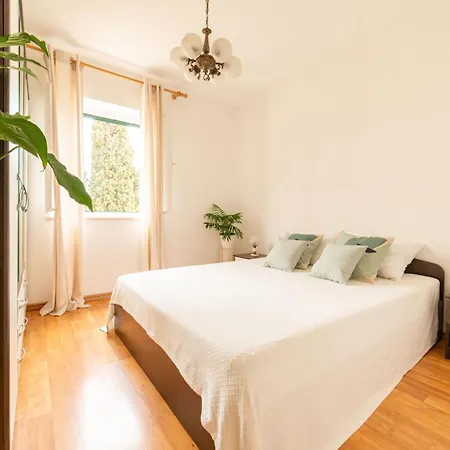 Cosy In Centre With Loggia&seaview Apartamento *