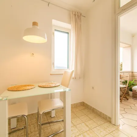 Apartamento Cosy In Centre With Loggia&seaview