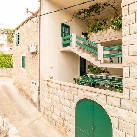 Cosy In Centre With Loggia&seaview Apartamento Bol