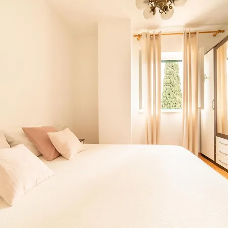 Cosy In Centre With Loggia&seaview Daire Bol