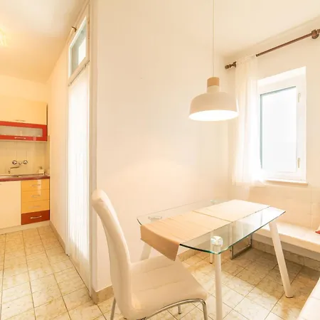 Cosy In Centre With Loggia&seaview Daire *