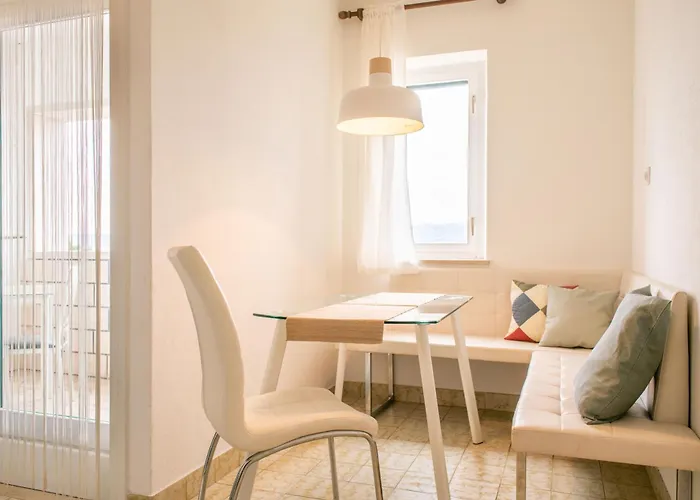 Cosy In Centre With Loggia&seaview Daire