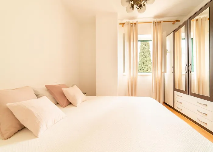 Cosy In Centre With Loggia&seaview Daire Bol