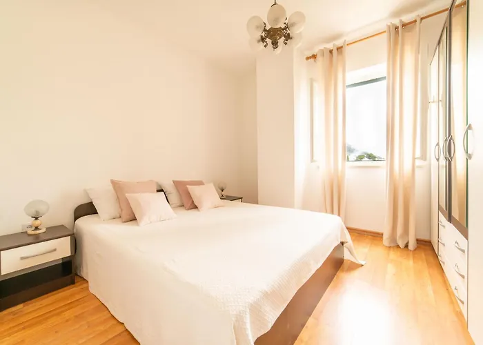 Cosy In Centre With Loggia&seaview Bol