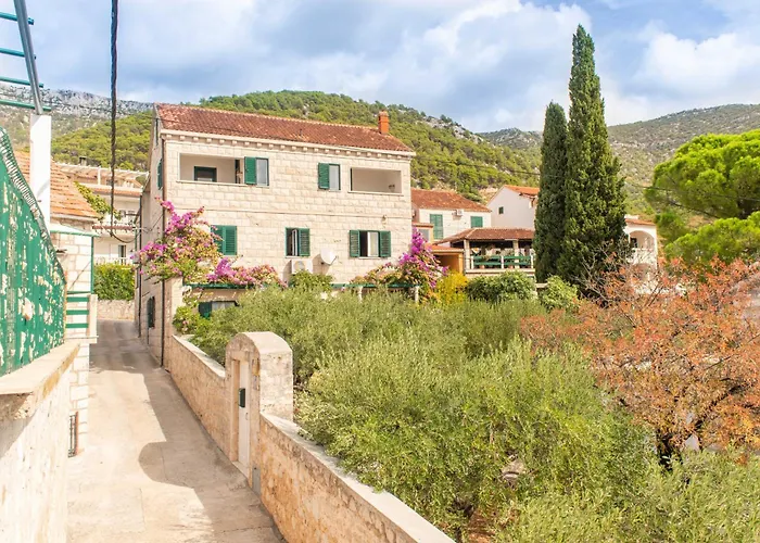 Cosy In Centre With Loggia&seaview Daire Bol